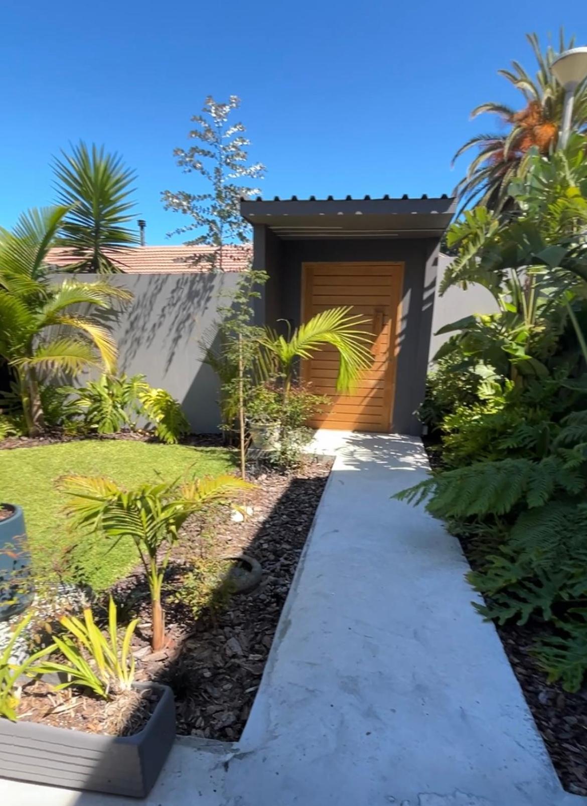 Wood-fired Jacuzzi Family Escape! *
